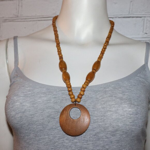 Vintage wooden beaded necklace with large pendant 26" - Picture 1 of 4